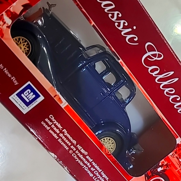 1933 Chevy Coupe 1:32 Die-Cast Toy Car - Picture 8 of 8